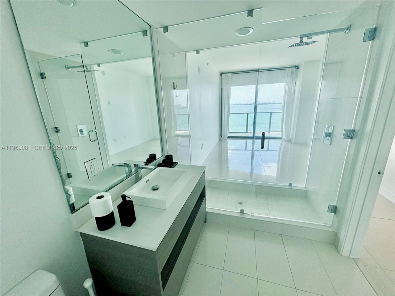 460 NE 28th St, Unit 2102, Miami, FL 33137 Photo