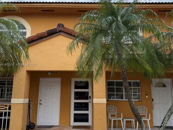 7738 W 34th Ln , Unit 15-201, Hialeah, FL 33018