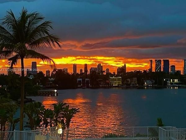 1 Century Ln, Unit 310, Miami Beach, FL 33139