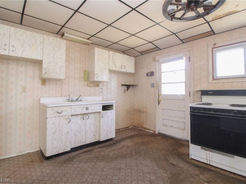 17638 Laurel Avenue, Lake Milton, OH 44429 Photo 5