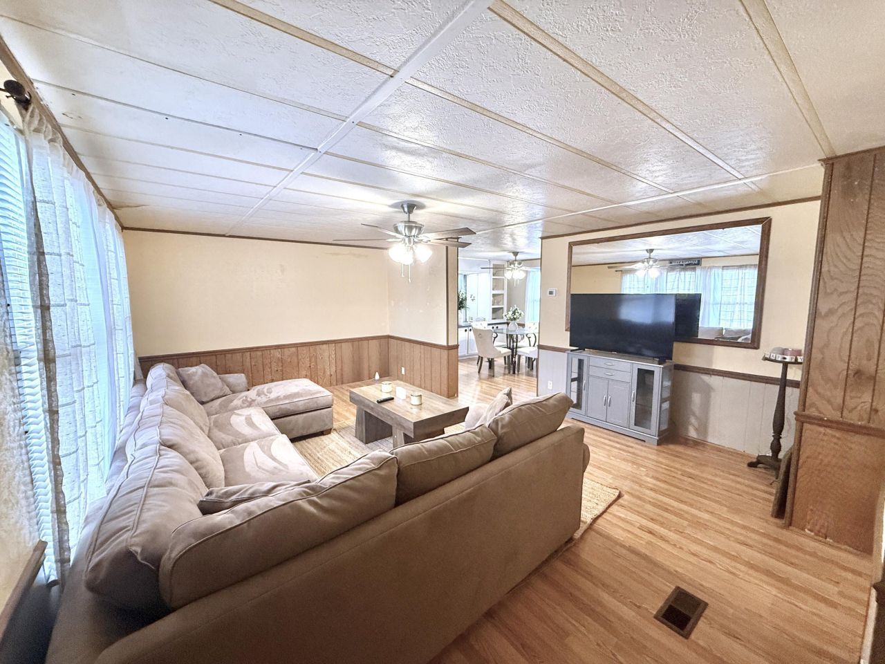 1390 Brantley Avenue Photo 6