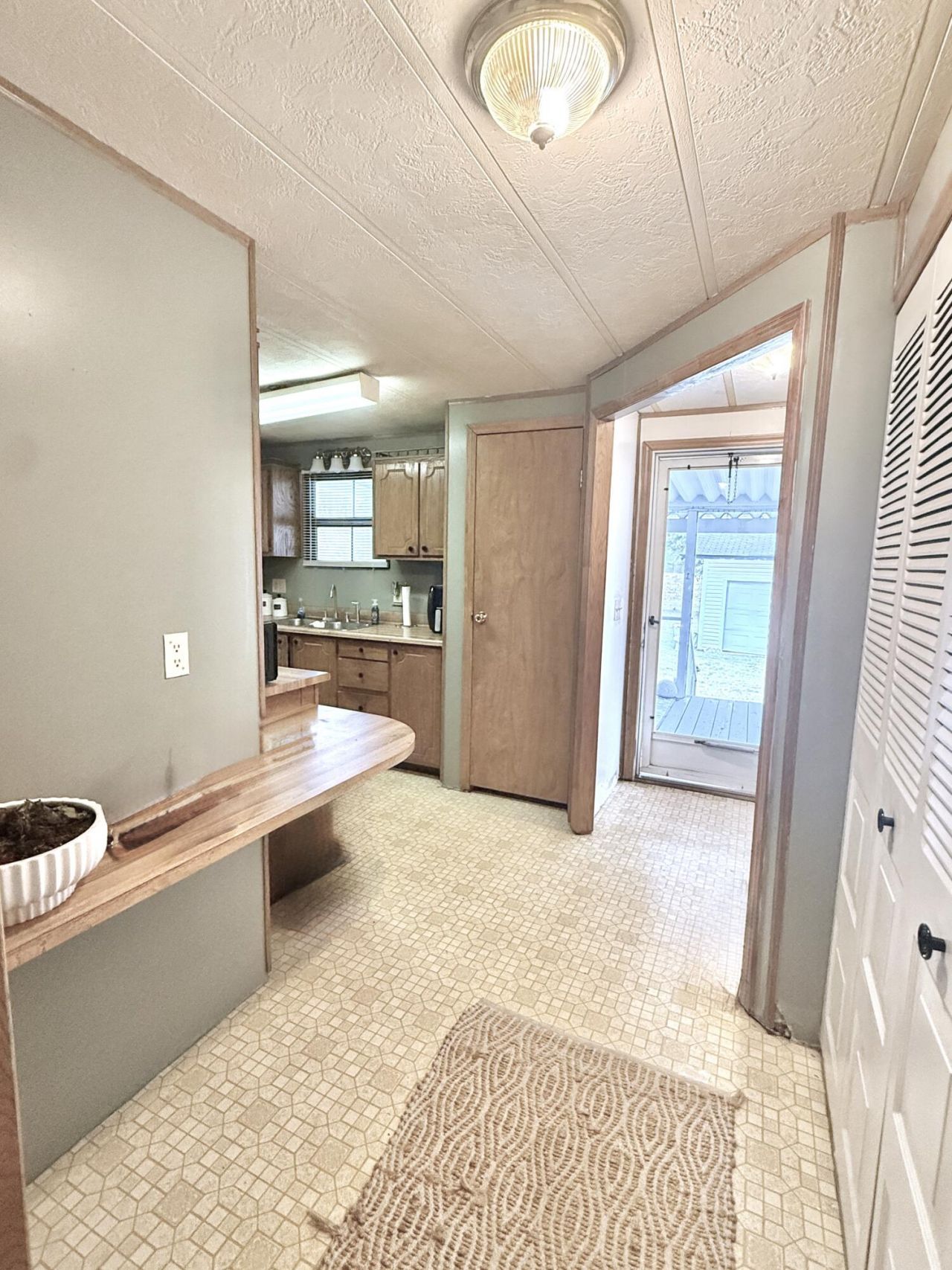 1390 Brantley Avenue Photo 7