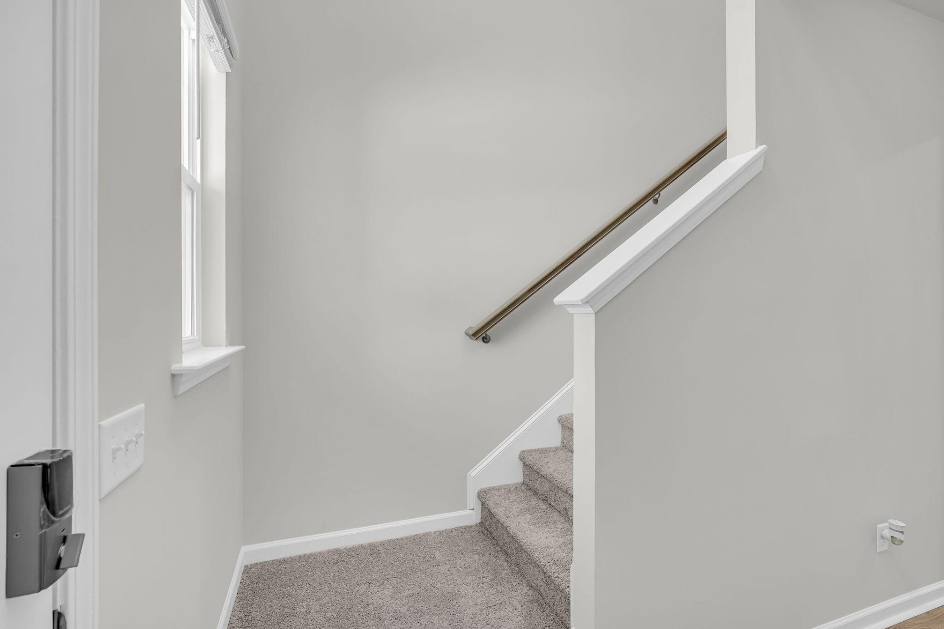 322 Clipper Court Photo 15