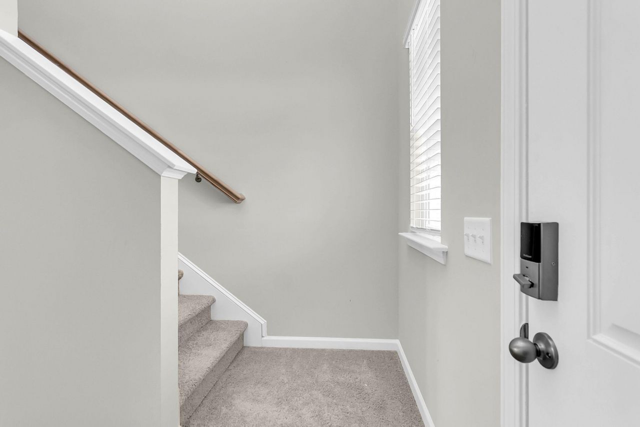 322 Clipper Court Photo 22