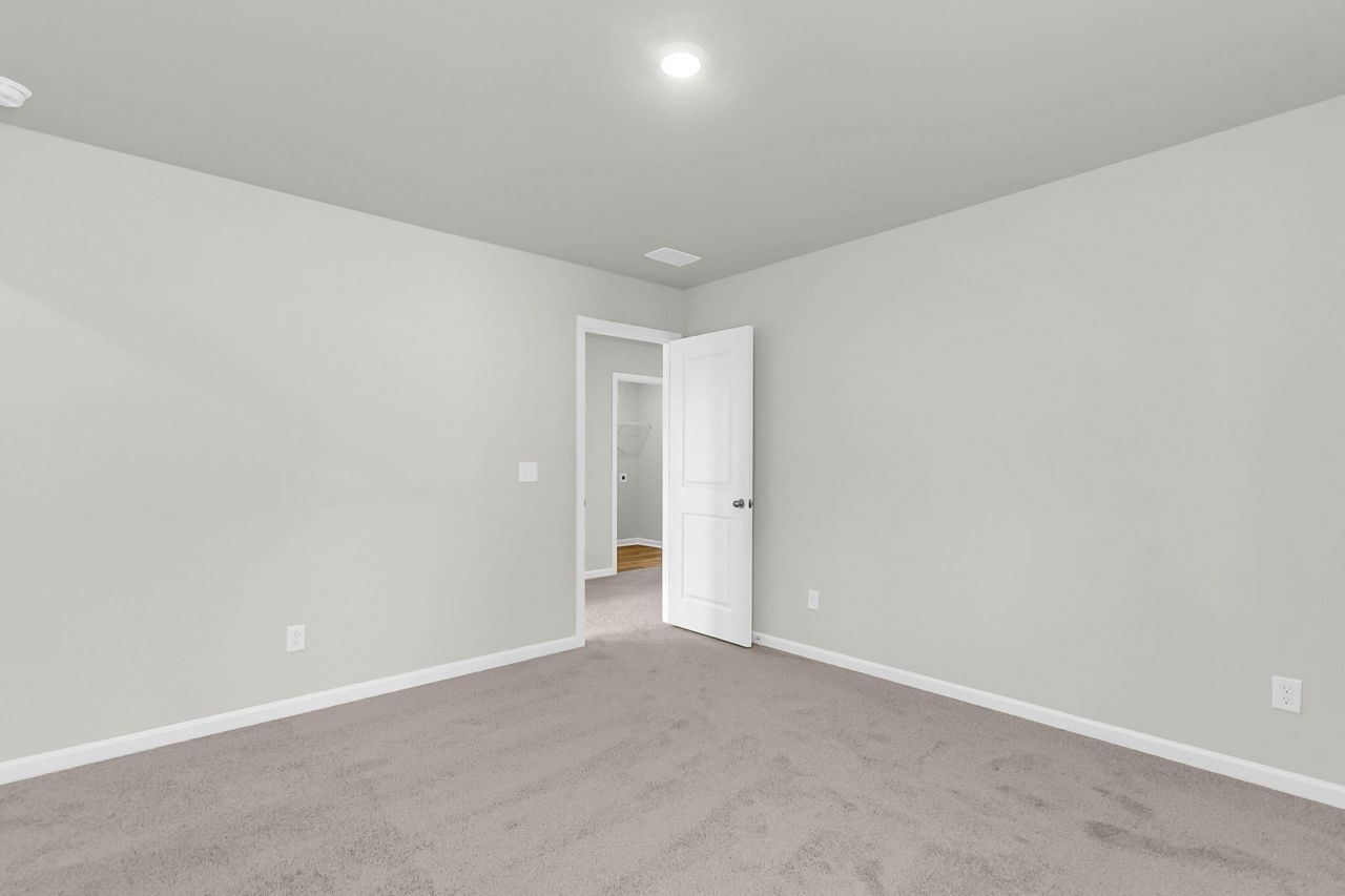 322 Clipper Court Photo 31