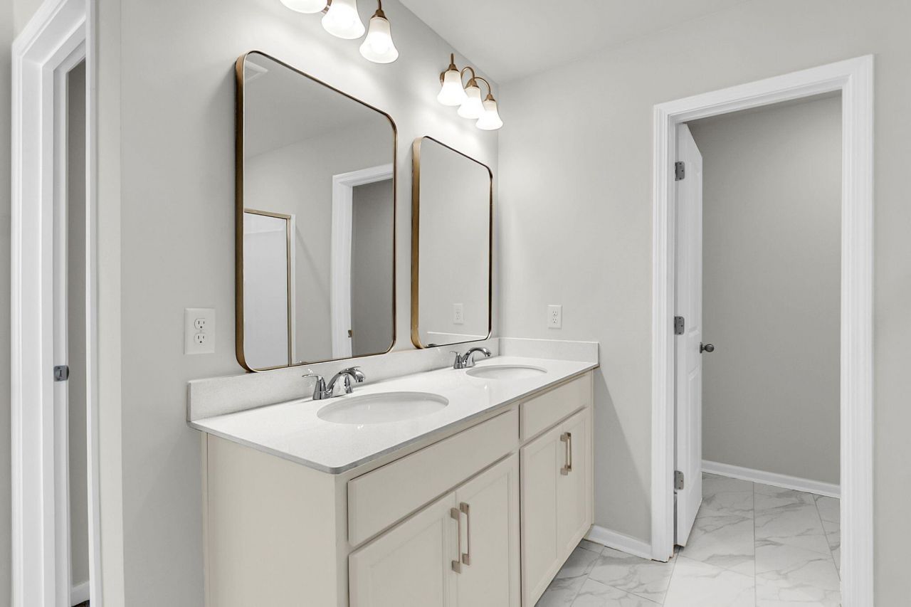 322 Clipper Court Photo 36