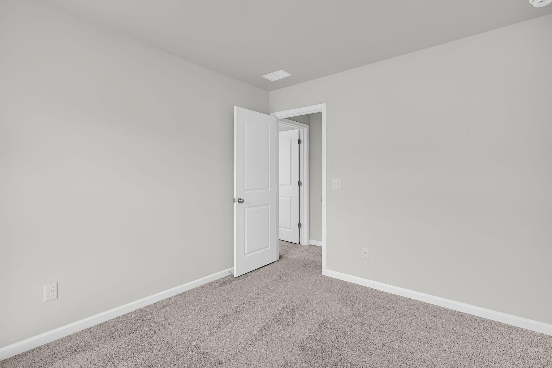 322 Clipper Court Photo 41