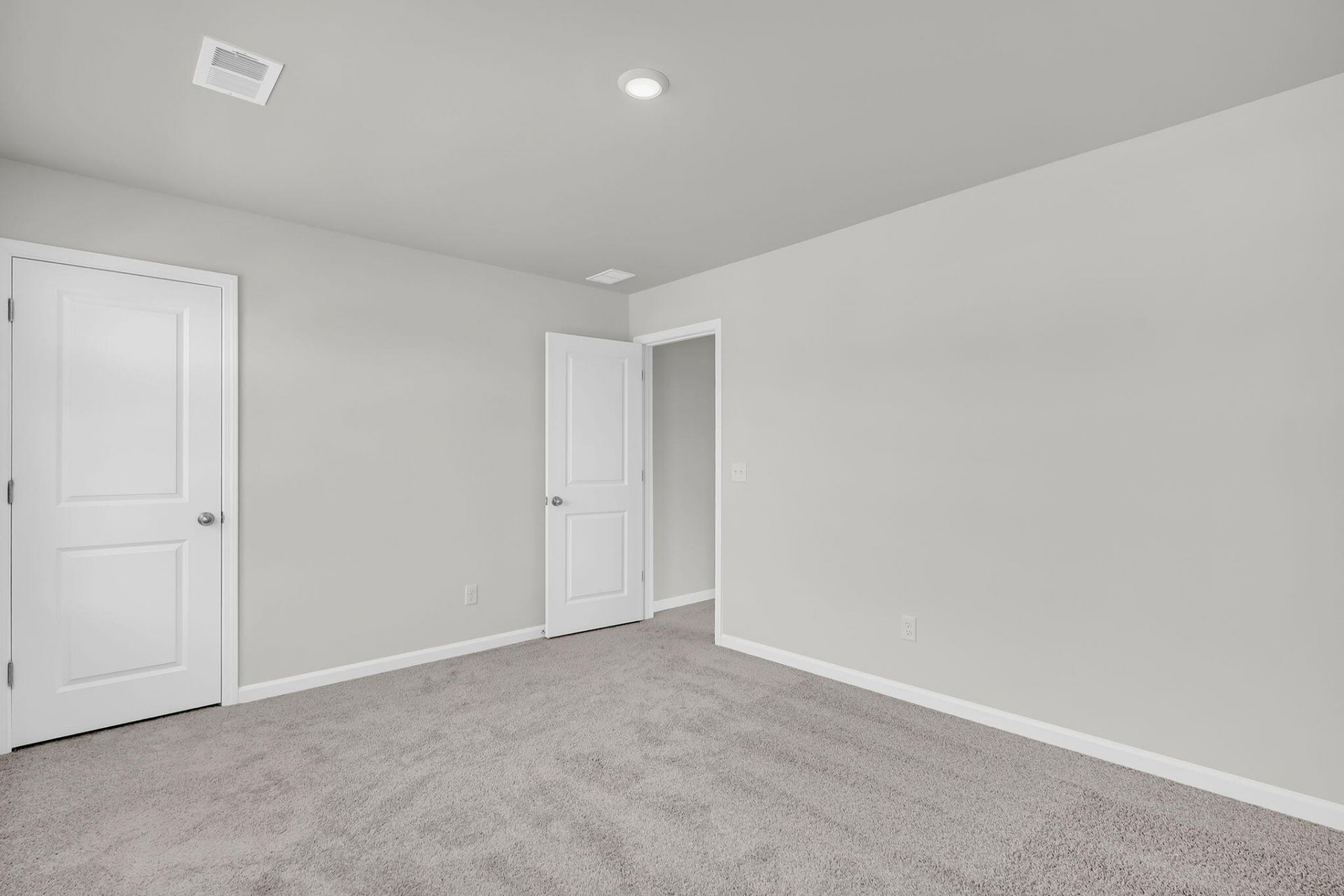 322 Clipper Court Photo 43