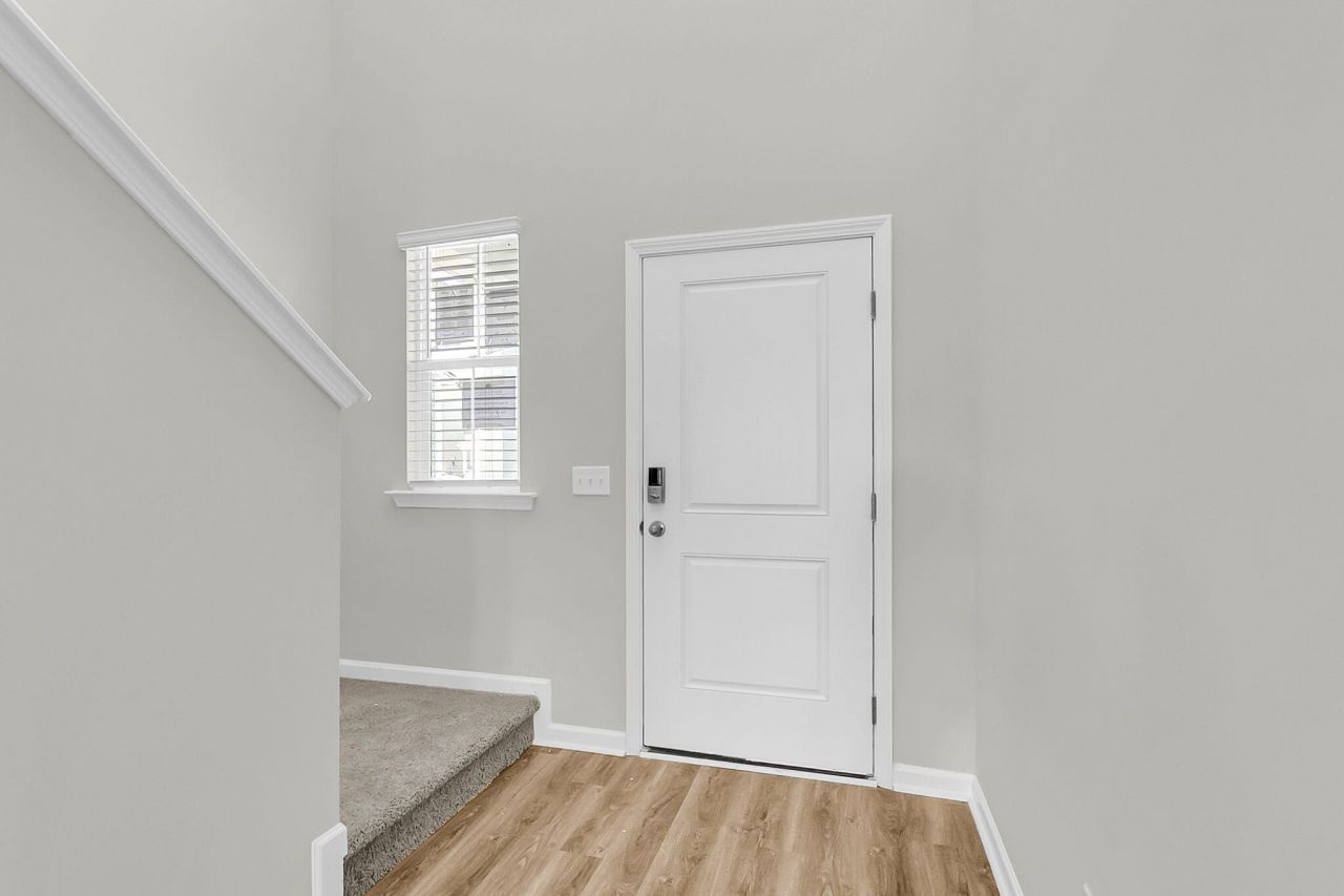 322 Clipper Court Photo 8