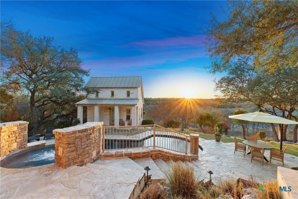 954 Riverforest Drive, New Braunfels, TX 78132 Main Photo
