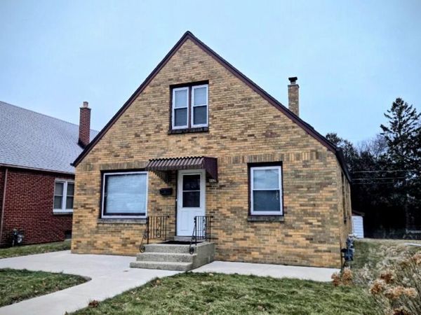8525 W Lisbon AVENUE, Milwaukee, WI 53222