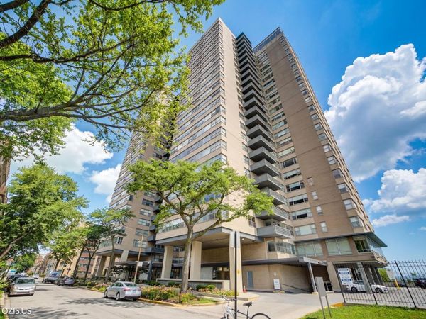 6301 N Sheridan Road, Unit 11R, Chicago, IL 60660