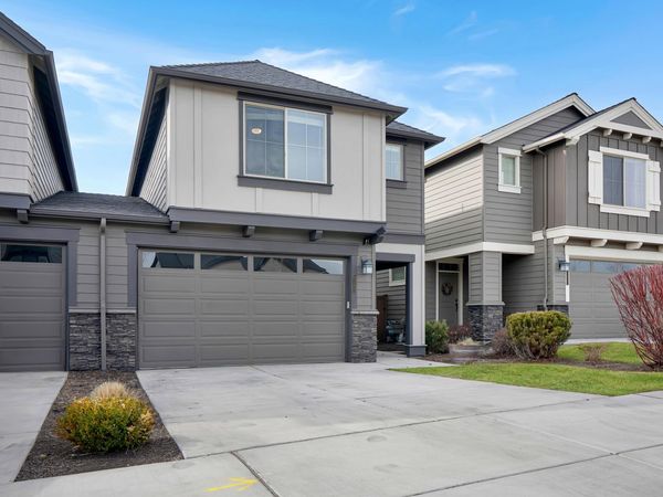 63153 NE Hadley Place, Bend, OR 97701