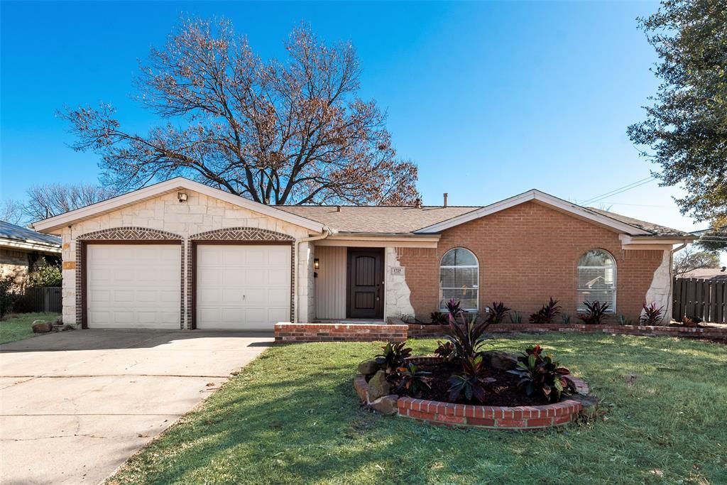 1725 Acosta Street, Grand Prairie, TX 75051 Main Photo