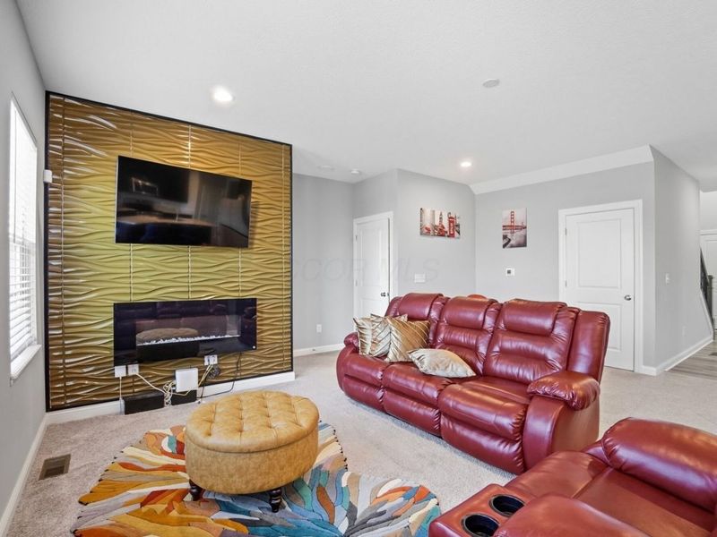 1496 Raley Way , Columbus, OH 43228 Photo 8