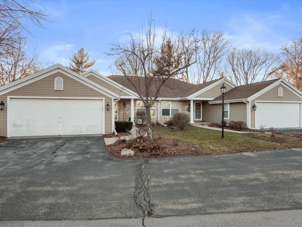 1914 E Sunset DRIVE, Waukesha, WI 53189