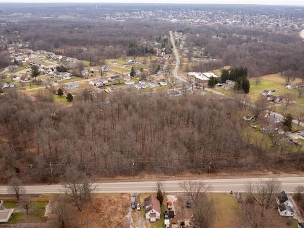 000 Salt Springs Road, Girard, OH 44420