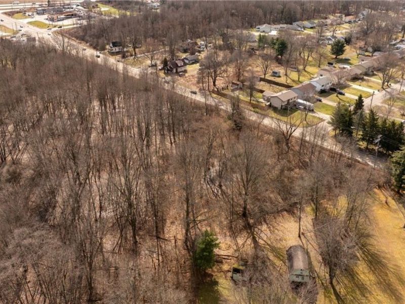 000 Salt Springs Road, Girard, OH 44420 Photo 4