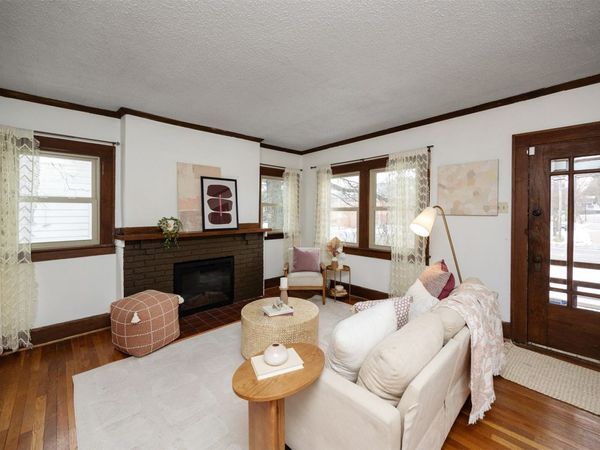 4015 University Avenue, Des Moines, IA 50311