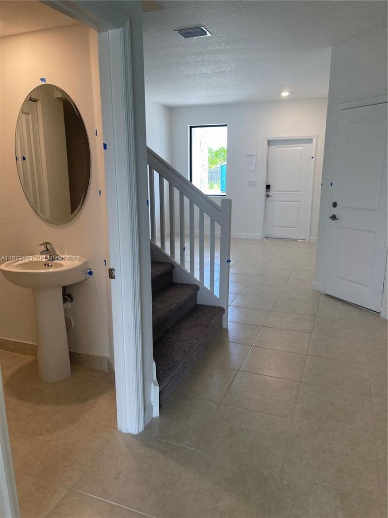 20564 NE 5th Pl, Miami, FL 33179 Photo