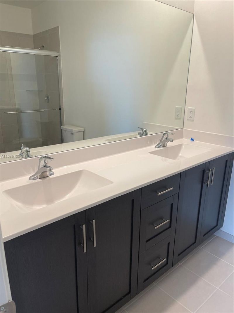 20564 NE 5th Pl, Miami, FL 33179 Photo