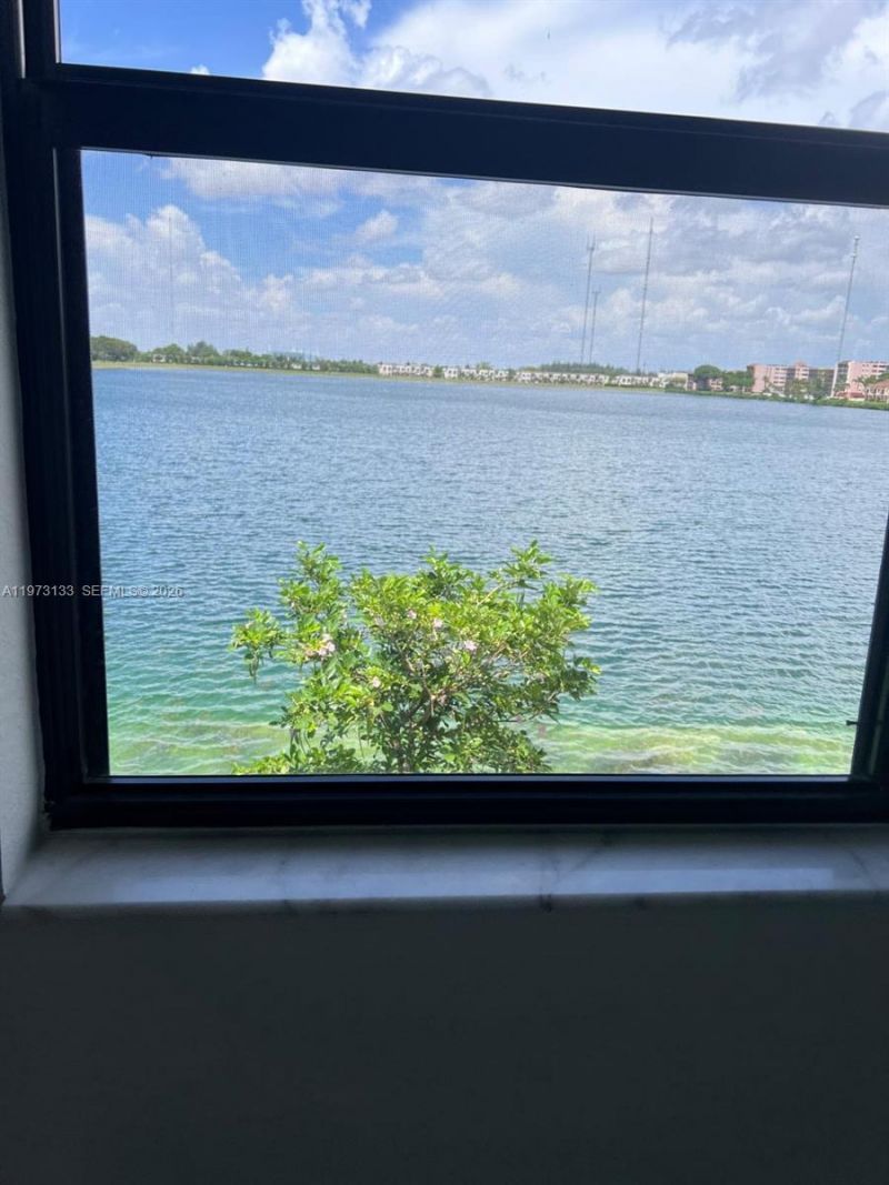 20564 NE 5th Pl, Miami, FL 33179 Photo
