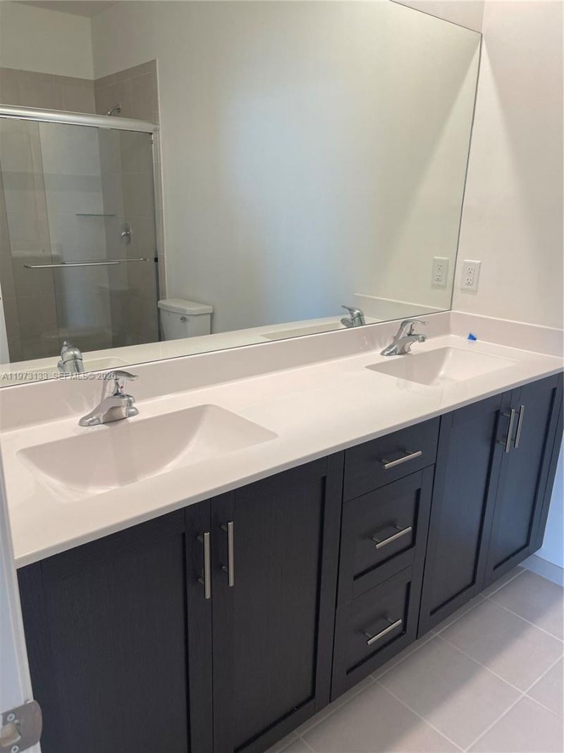 20564 NE 5th Pl, Miami, FL 33179 Photo