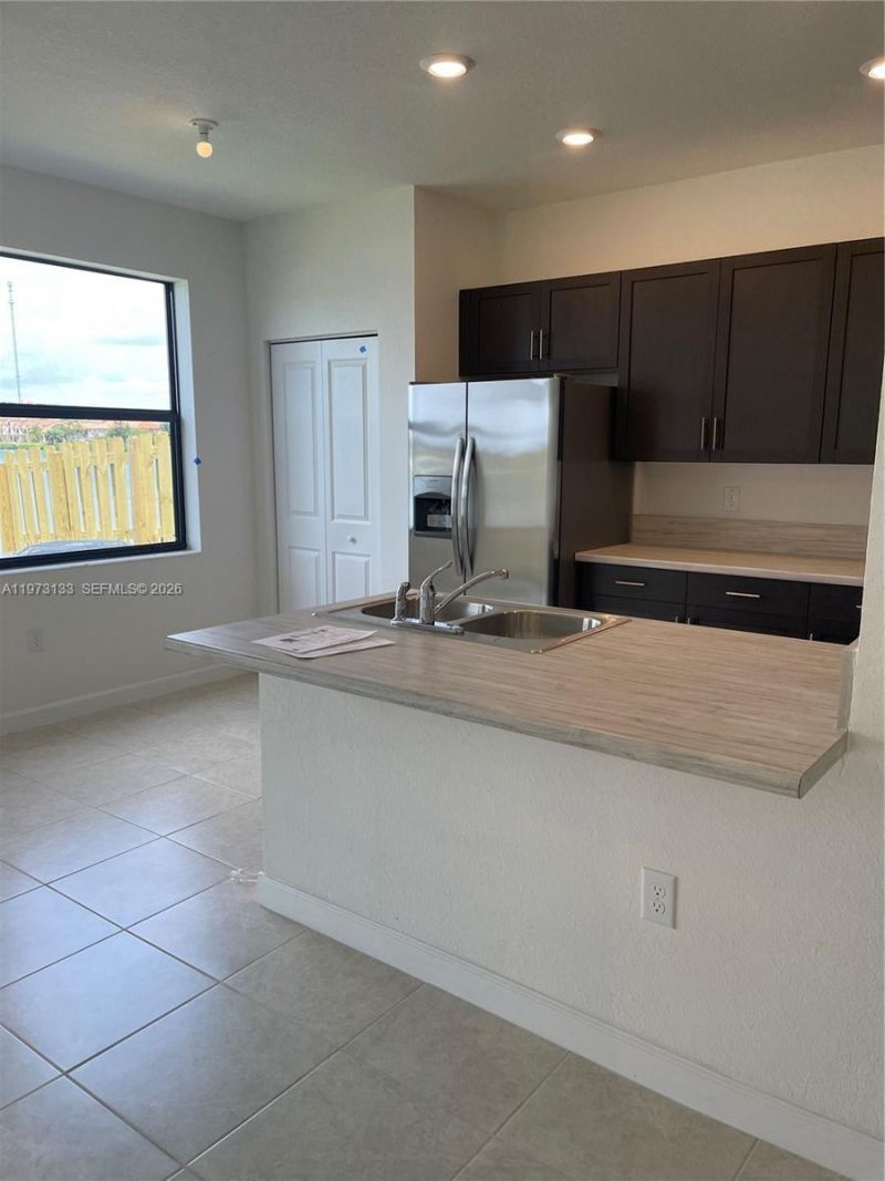 20564 NE 5th Pl, Miami, FL 33179 Photo