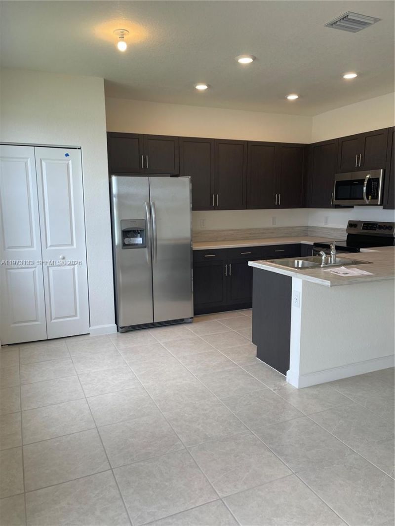 20564 NE 5th Pl, Miami, FL 33179 Photo