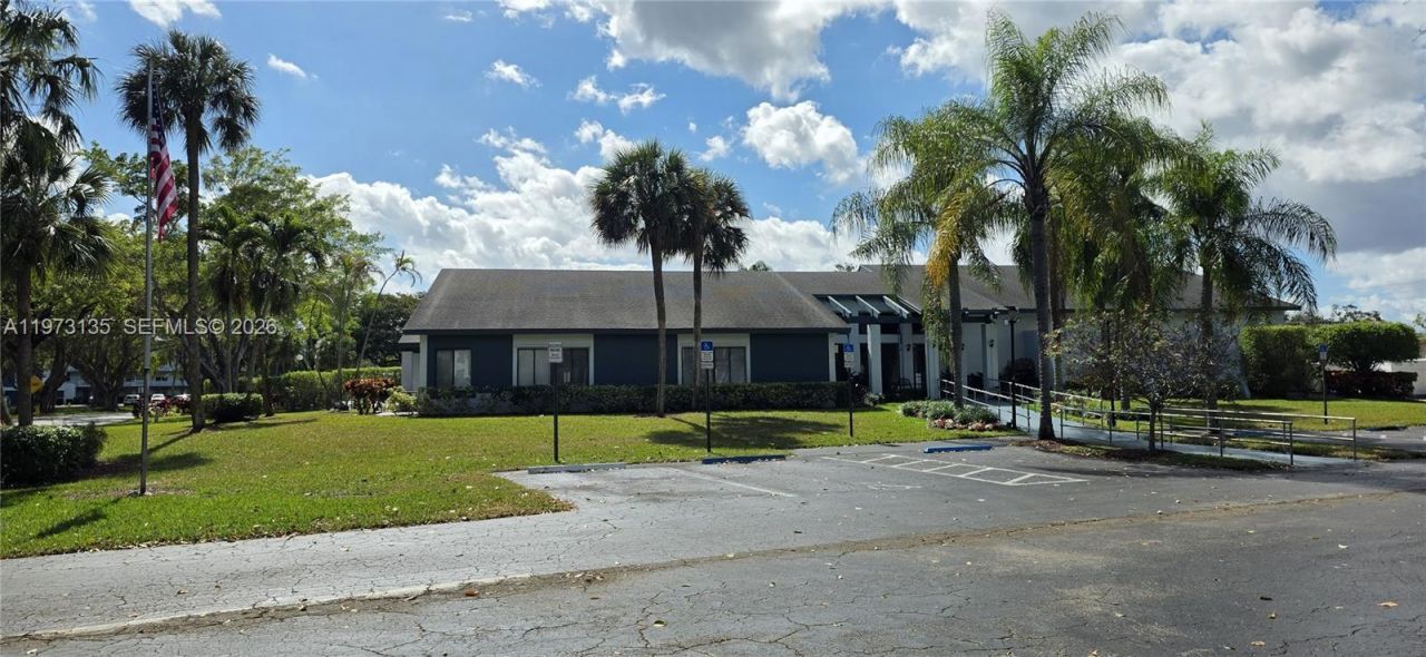 7680 NW 18th St, Unit 101, Margate, FL 33063 Photo