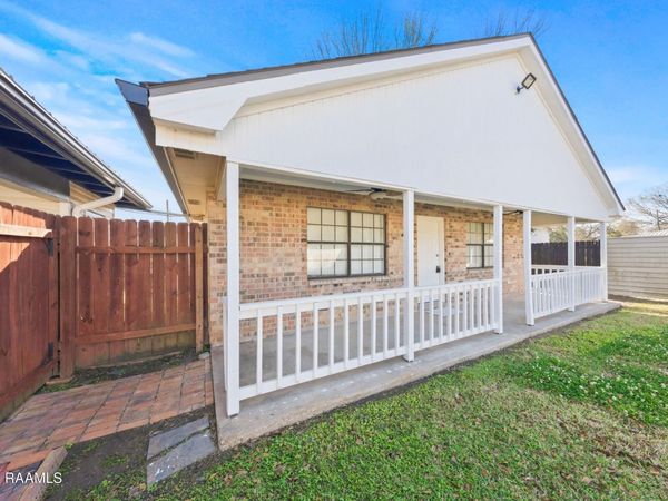 417 W Main Street , Unit B, Broussard, LA 70518