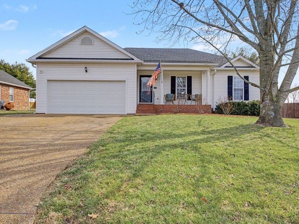 160 Putter Point Dr, Gallatin, TN 37066