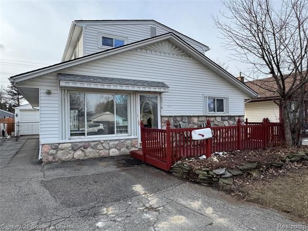 8018 Monroe Boulevard, Taylor, MI 48180