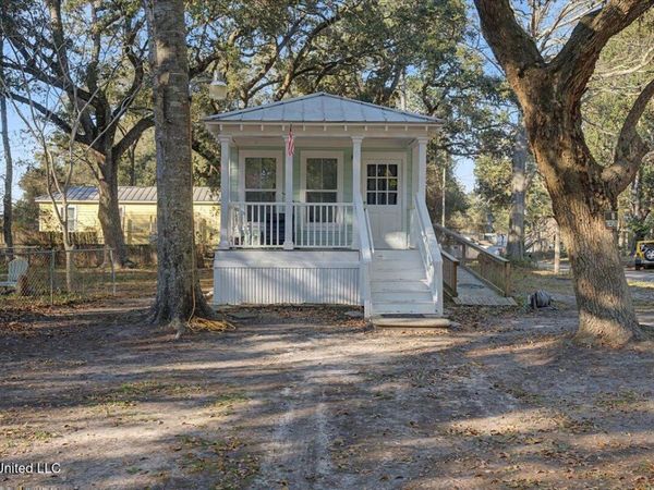 8708 Birch Avenue, Ocean Springs, MS 39564