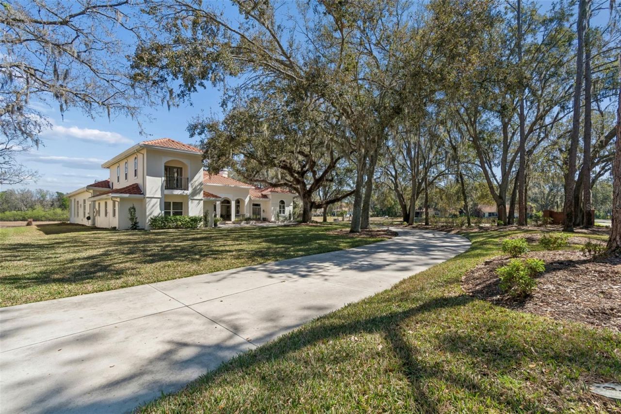 5212 Golf Links Boulevard, Zephyrhills, FL 33541 Photo