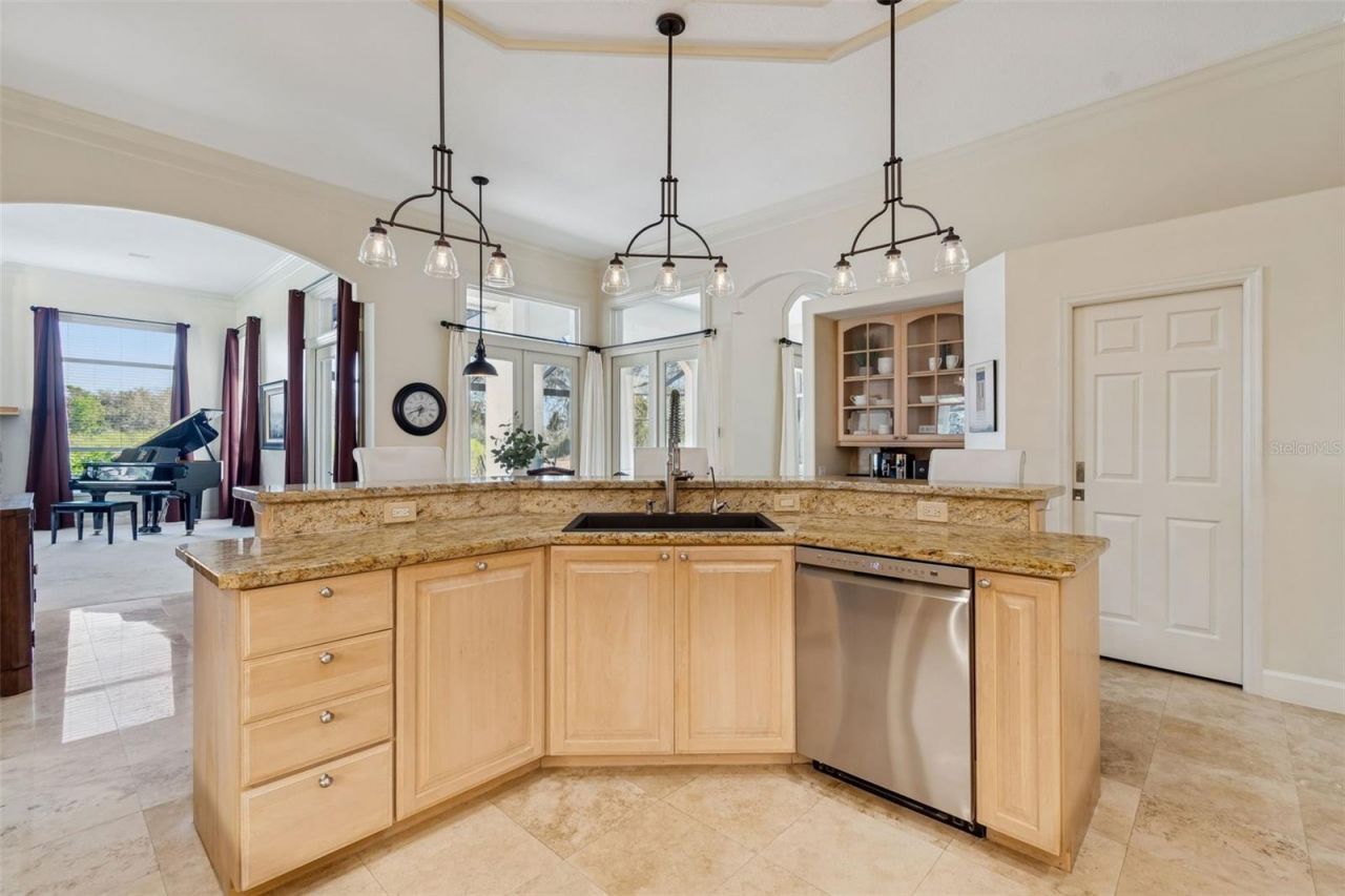5212 Golf Links Boulevard, Zephyrhills, FL 33541 Photo