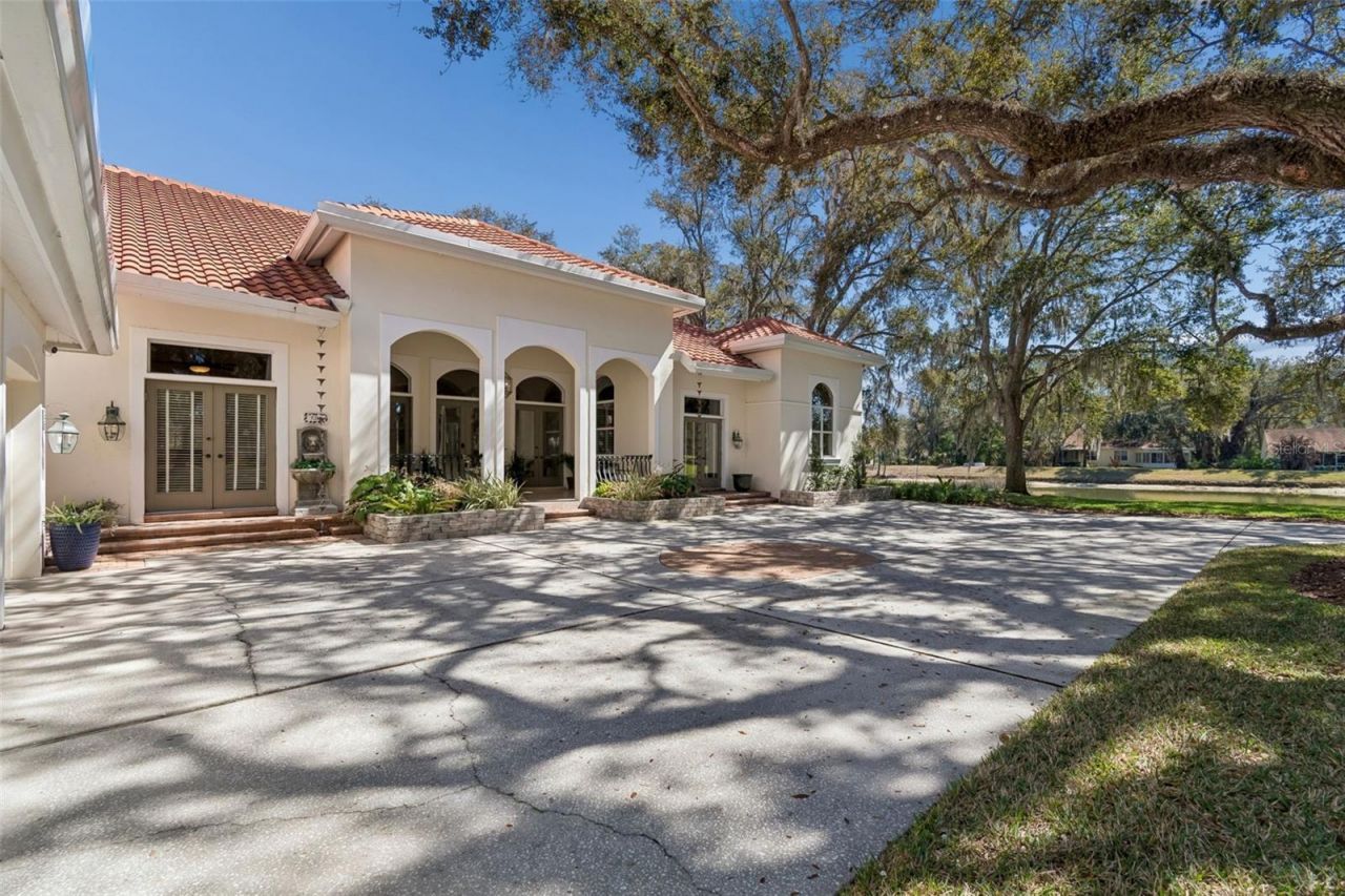 5212 Golf Links Boulevard, Zephyrhills, FL 33541 Photo