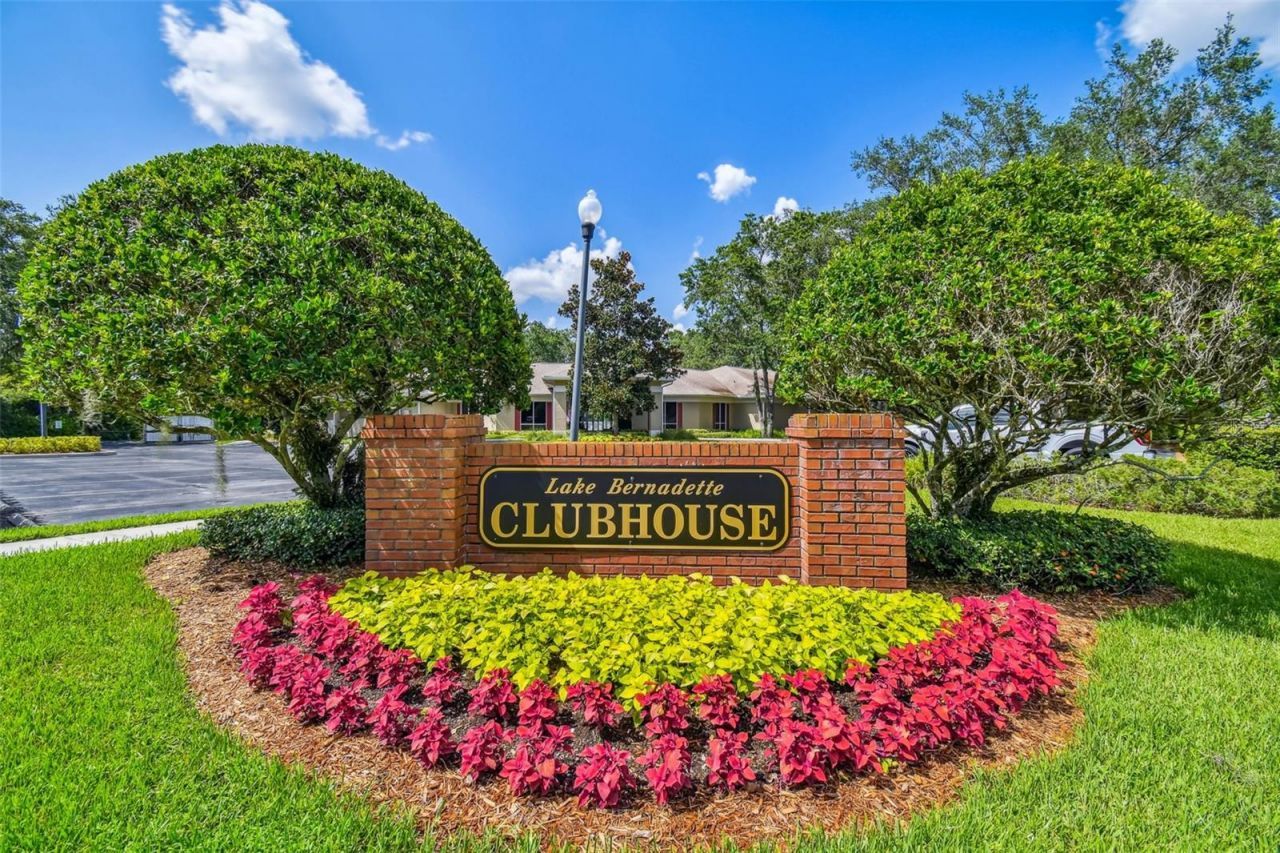 5212 Golf Links Boulevard, Zephyrhills, FL 33541 Photo