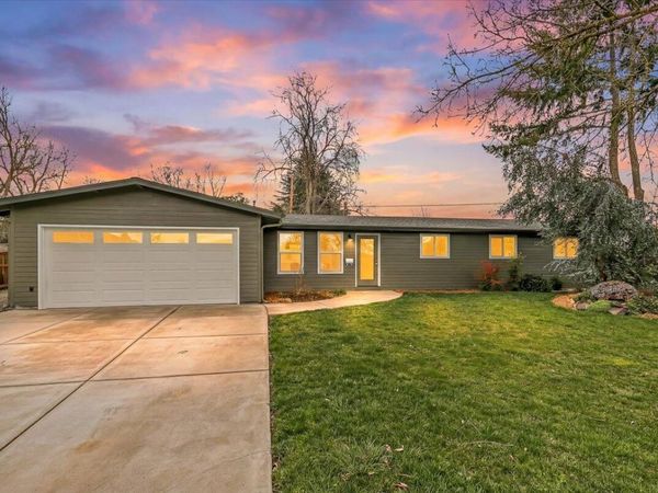 532 Barry Circle, Medford, OR 97501