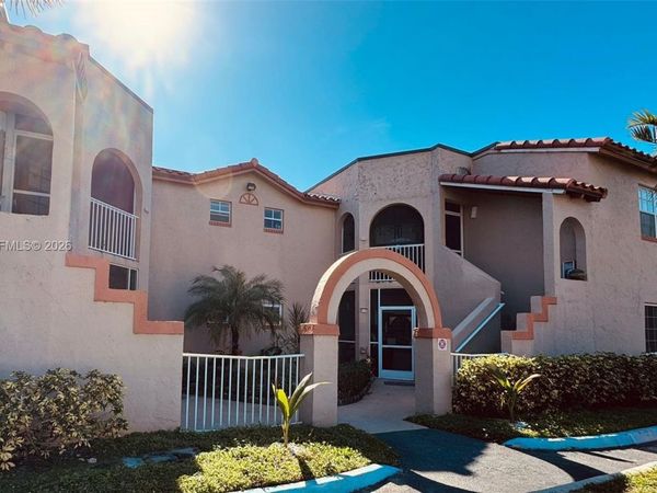 365 SW 86th Ave, Unit 205, Pembroke Pines, FL 33025