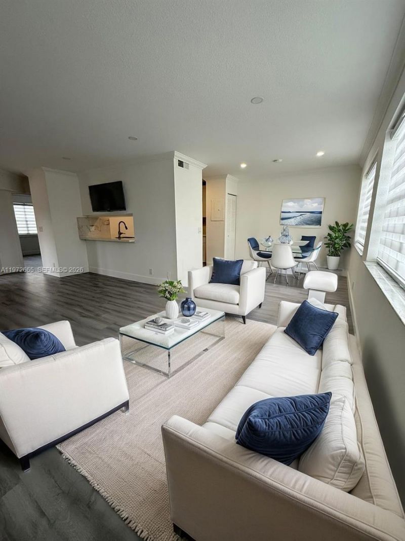 365 SW 86th Ave, Unit 205, Pembroke Pines, FL 33025 Photo