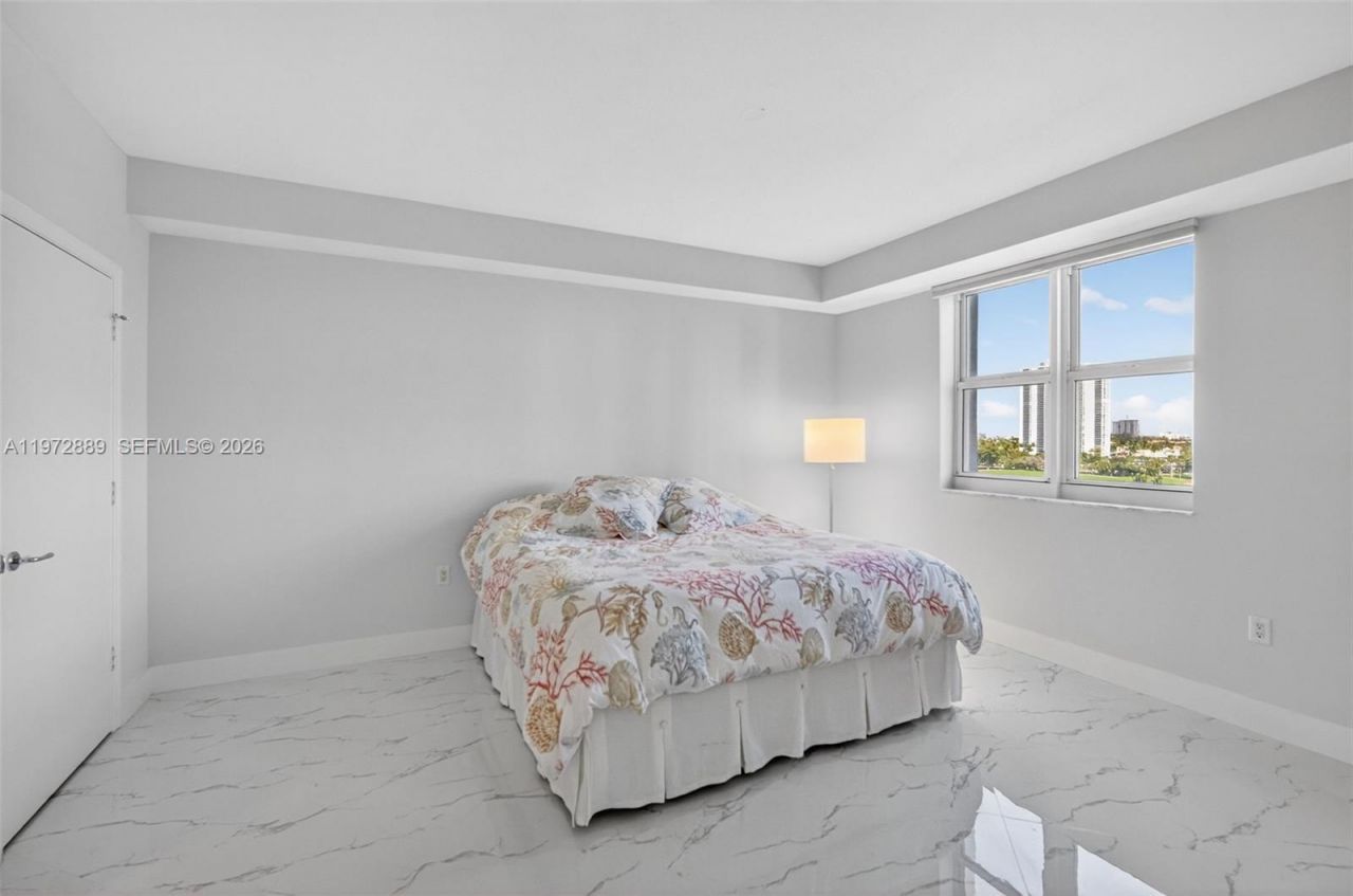 20000 E Country Club Dr, Unit 714, Aventura, FL 33180 Photo