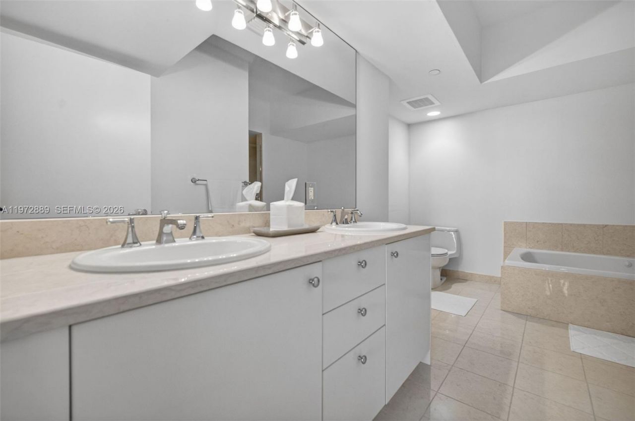 20000 E Country Club Dr, Unit 714, Aventura, FL 33180 Photo