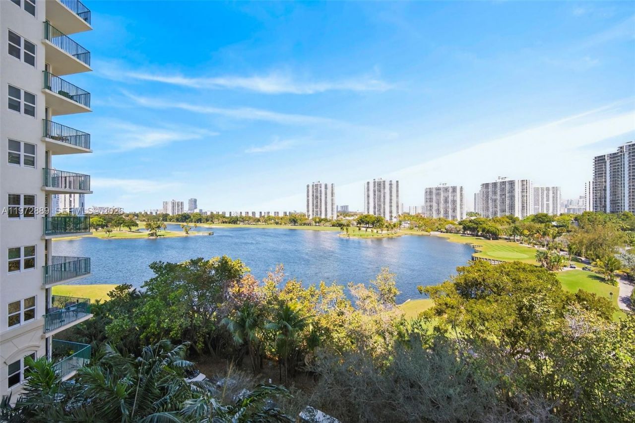 20000 E Country Club Dr, Unit 714, Aventura, FL 33180 Photo