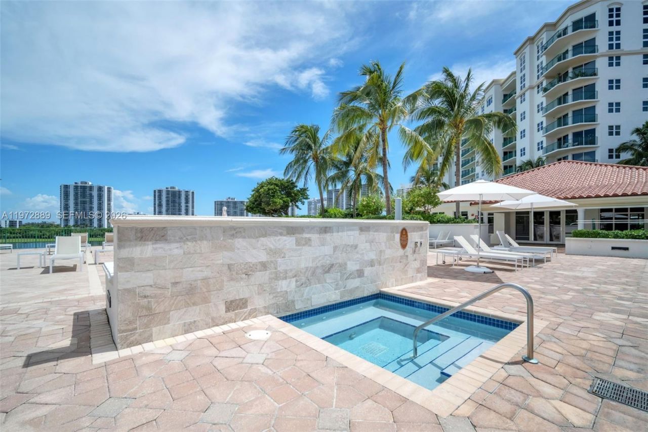 20000 E Country Club Dr, Unit 714, Aventura, FL 33180 Photo