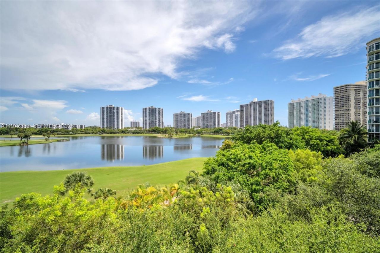 20000 E Country Club Dr, Unit 714, Aventura, FL 33180 Photo