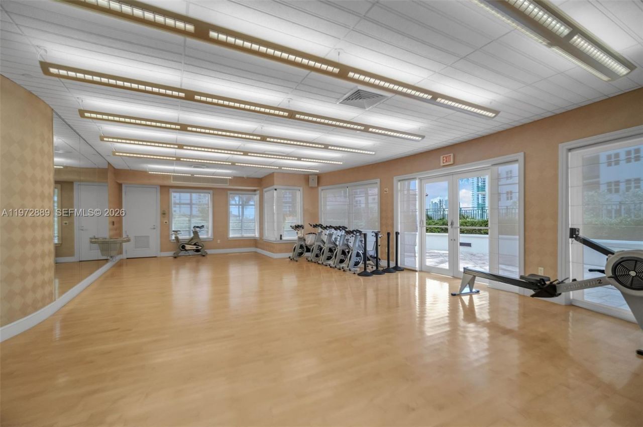 20000 E Country Club Dr, Unit 714, Aventura, FL 33180 Photo
