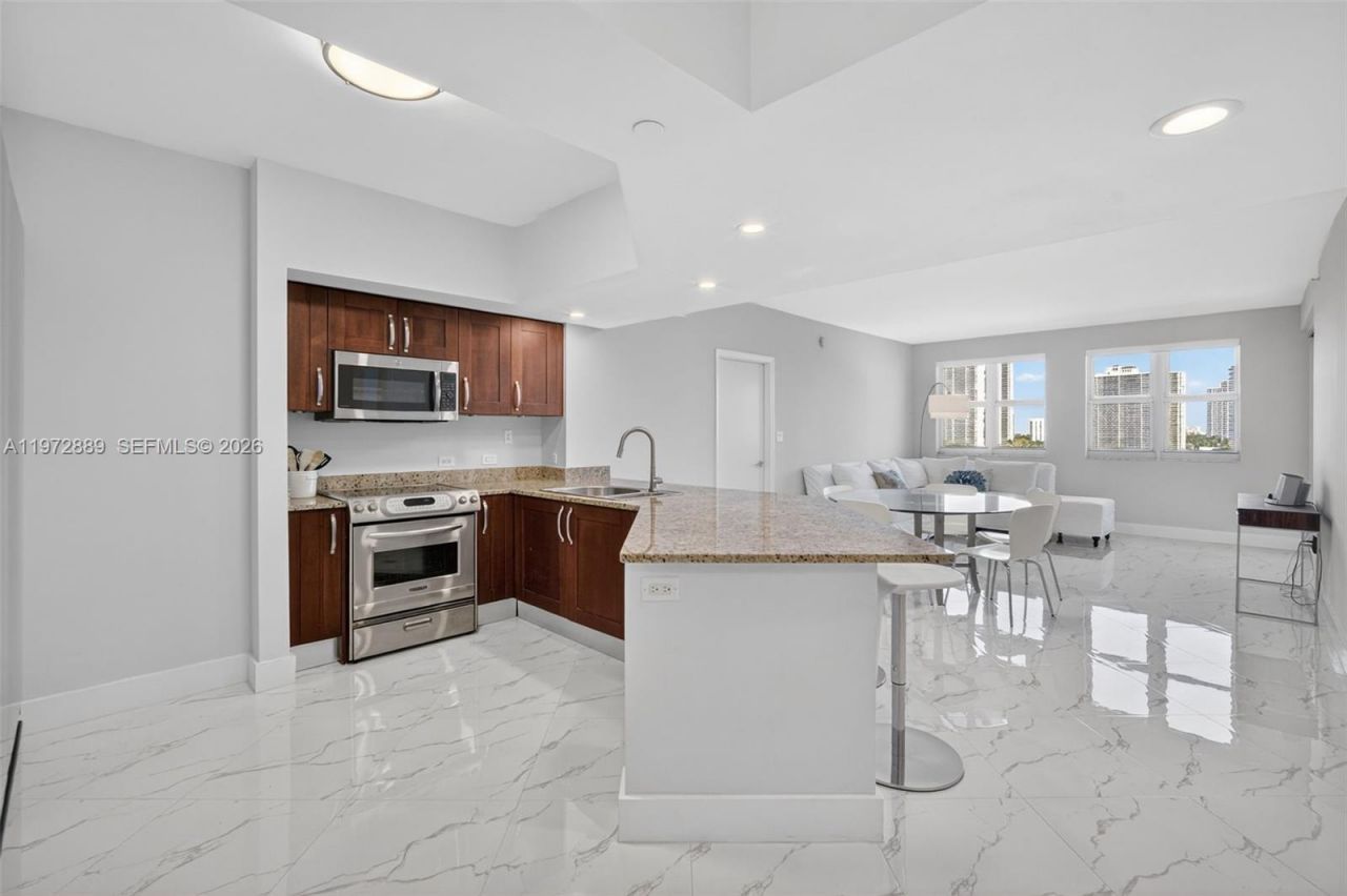 20000 E Country Club Dr, Unit 714, Aventura, FL 33180 Photo