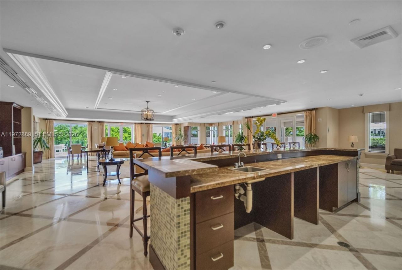 20000 E Country Club Dr, Unit 714, Aventura, FL 33180 Photo