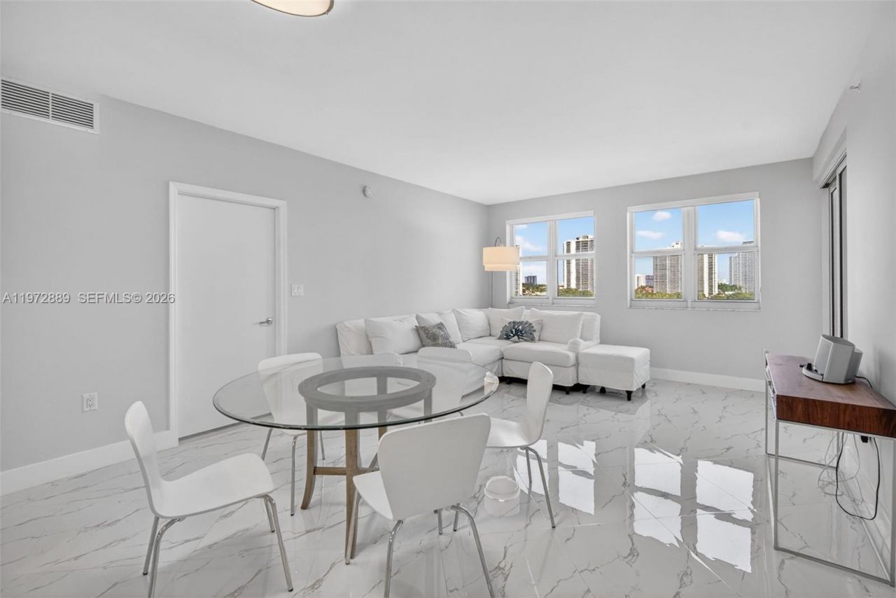 20000 E Country Club Dr, Unit 714, Aventura, FL 33180 Photo